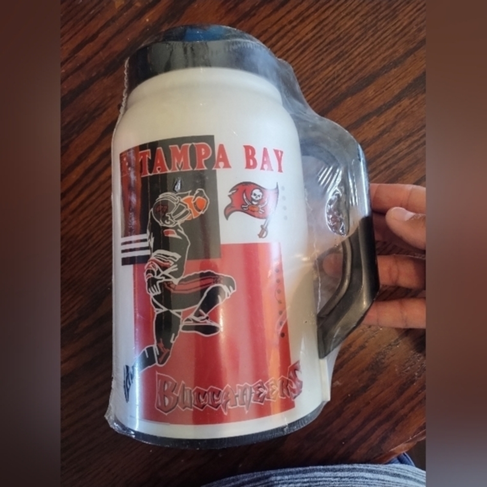 Vintage Tampa bay buccaneers 44oz cup